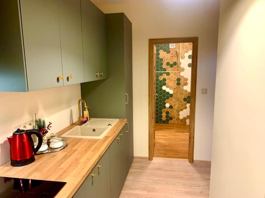 ברטיסלאבה Brand New, Design Apartment Jojo, Oldtown, Balcony מראה חיצוני תמונה
